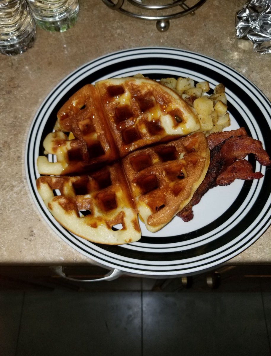 PPModelsDD's tweet image. BREAKFAST 🍳! Waffles 🧇, Home Fried potatoes 🥔, and Bacon 🥓!!

Why even bother going out the house to grab some breakfast 🍳 when “TONE-BONE-ARDEE’S!!” AROUND 🤷🏽🤔🙌🏽👏🏽👊🏽😉😆😩❤️!!!!