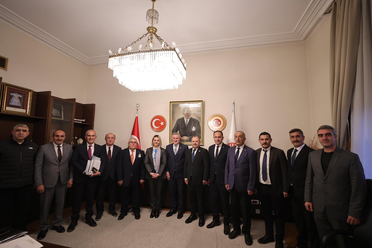 serap_ekmekci's tweet image. Gençlik ve Spor Bakanımız Sayın @OA_BAK ile Devrekani, İnebolu , Pınarbaşı belediye başkanları , ilçe başkanlarımız, Daday ve Cide İlçe başkanlarımız ve teşkilat mensuplarımız ile verimli bir toplantı gerçekleştirdik…

Merkez ve ilçelerimizin ihtiyaçlarını tek tek aktardık.…