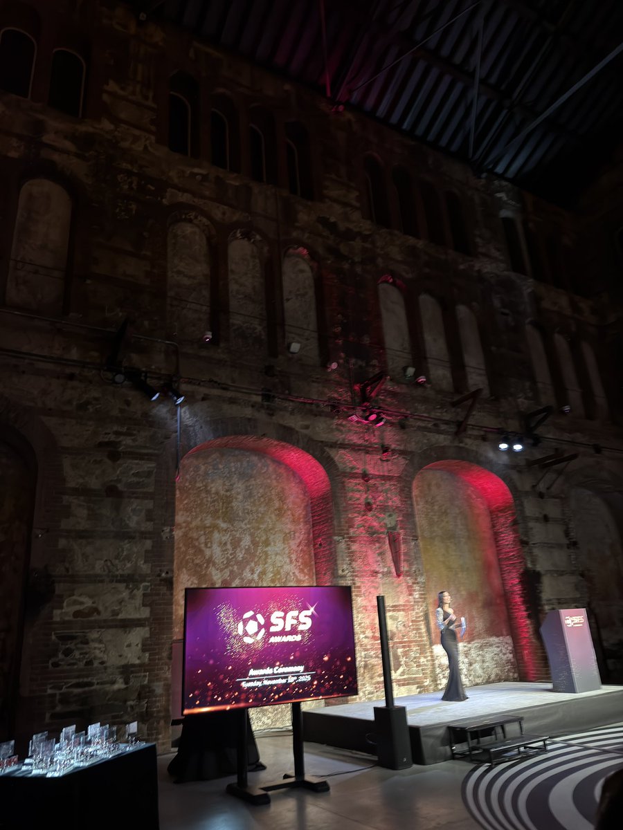 Authentica tweet media