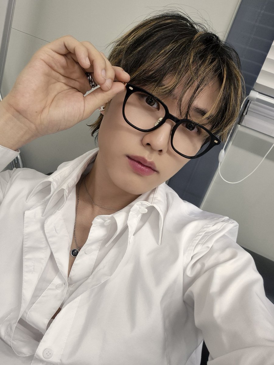 dearjacobbae's tweet photo. jacob with a double layer of shirts? 😀 hehe #fashun https://t.co/FgdTbihx0h