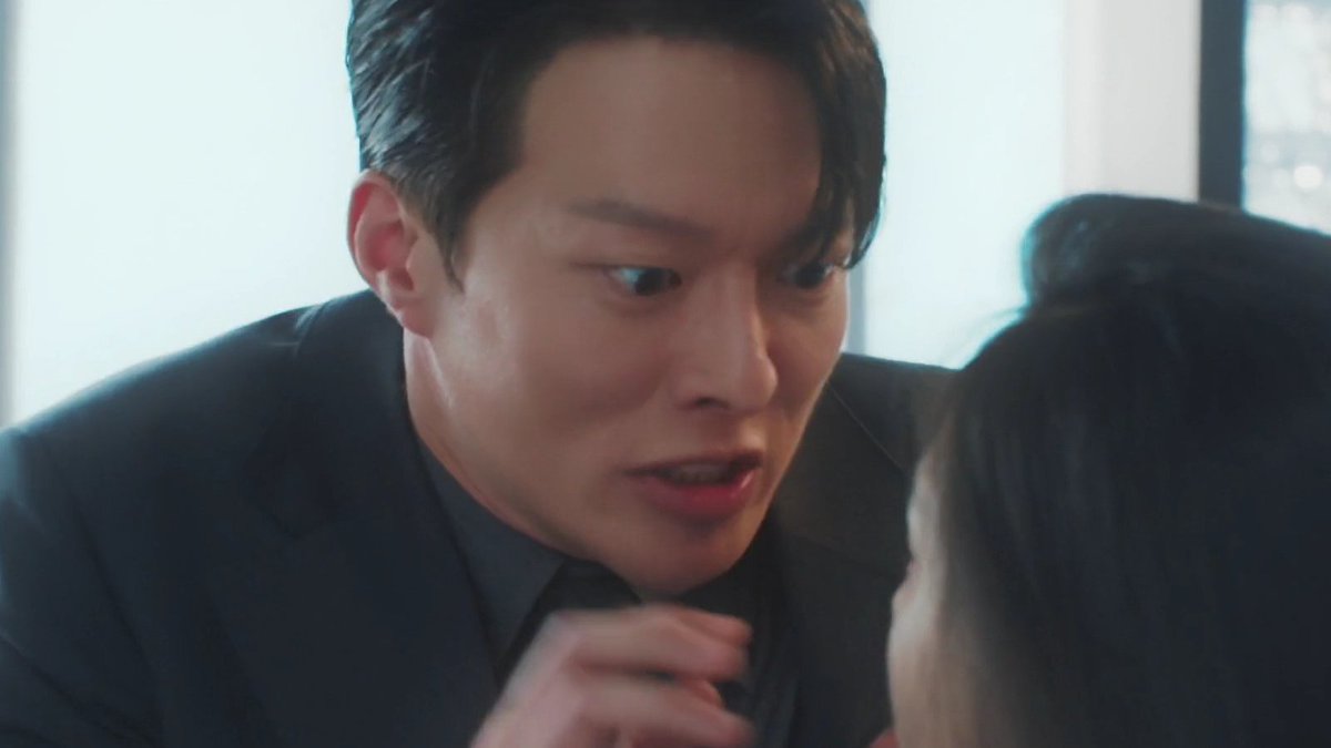 starwings45's tweet image. with his stress levels spiking each day, even his therapist gonna need a therapy lol😭

#DynamiteKiss #DynamiteKissEp4 #jangkiyong #AhnEunJin