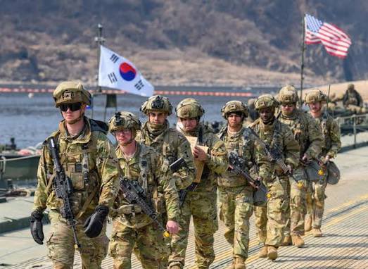 20/11/25
Trump is calling for the arrest, indictment, and imprisonment of lawmakers who reminded military leaders to follow their oaths, amplifying calls to "hang them." A very serious morning.
open.substack.com/live-stream/80…