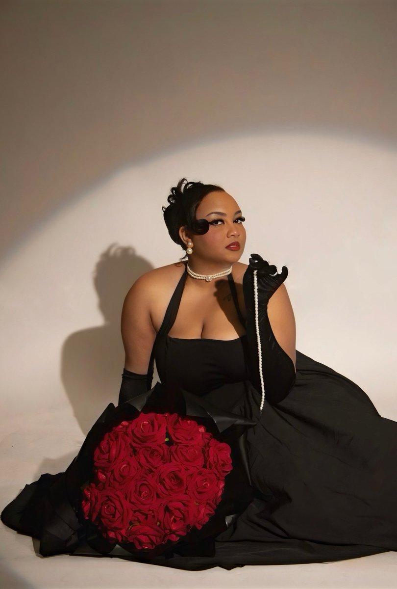 Ashlynsyd_'s tweet image. timeless twenty five 🤍✨ happy birthday to me #scorpioseason