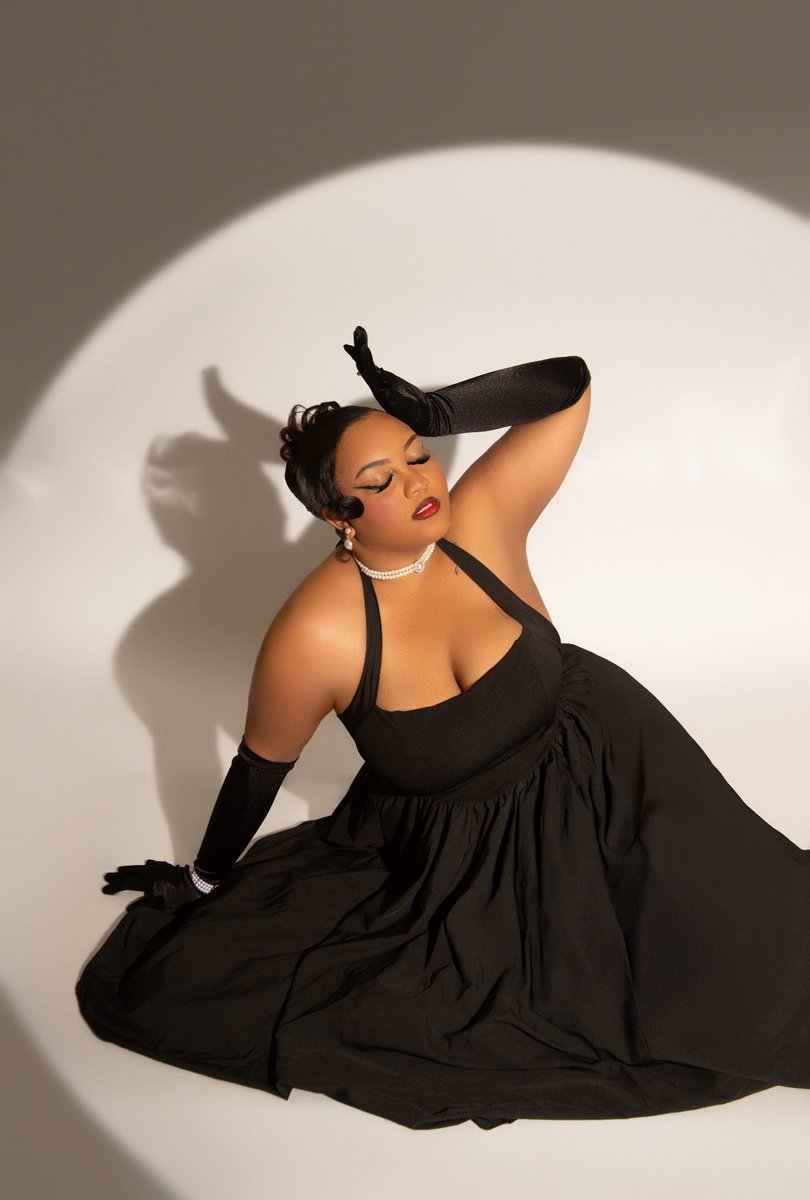 Ashlynsyd_'s tweet image. timeless twenty five 🤍✨ happy birthday to me #scorpioseason