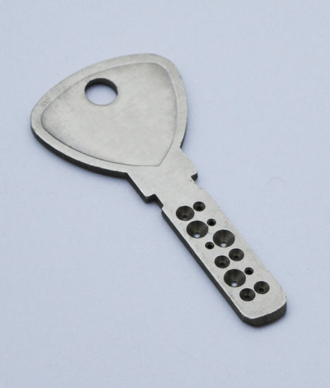 deadlinedom's tweet image. This is merely for regular keys. There&apos;s much more secure keys with deeper more intricate combinations that most basic key making tools cant replicate...