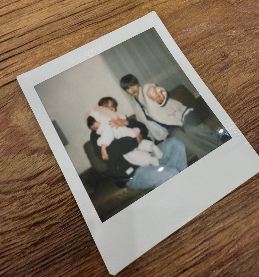 Namchong_nm2's tweet image. เข้าใจที่เจโน่เลือกโพลารอยแทนมือถือมาก เพราะมันย้อนกลับไปถ่ายใหม่ไม่ได้แล้ว 😭😭