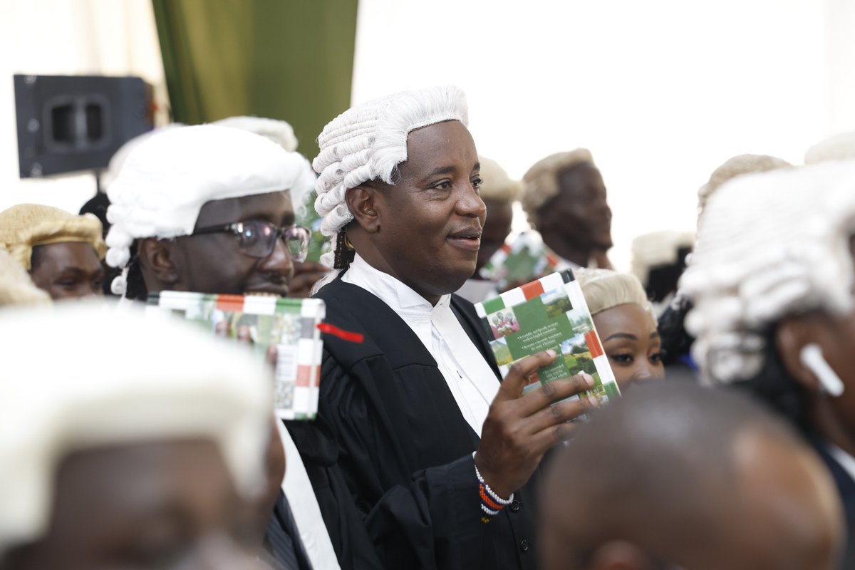 I had the honour of admitting a new cohort of 920 Advocates to the Roll of Advocates of the High Court of Kenya. I congratulated them for joining a noble profession grounded in service, integrity, and commitment to justice.

I urged our newly admitted learned friends to uphold