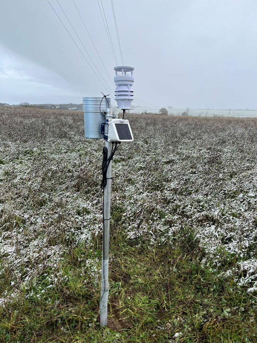 AgrovistaUK's tweet photo. Chilly start this morning! Our Yorkshire team has been busy installing one of our new weather stations, providing real-time data and reports to help our customers optimise irrigation and crop protection 🌦💧📱 🌱🚜💬 email enquires@agrovista.co.uk for a demo or to see it in action!