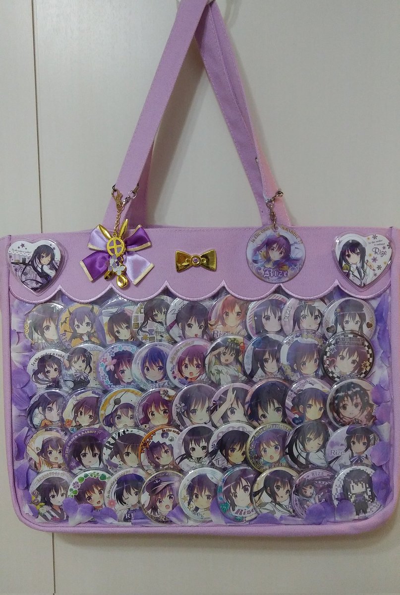 全部違う缶バッジの痛バだと7年前くらいにごちうさリゼさんでやったな