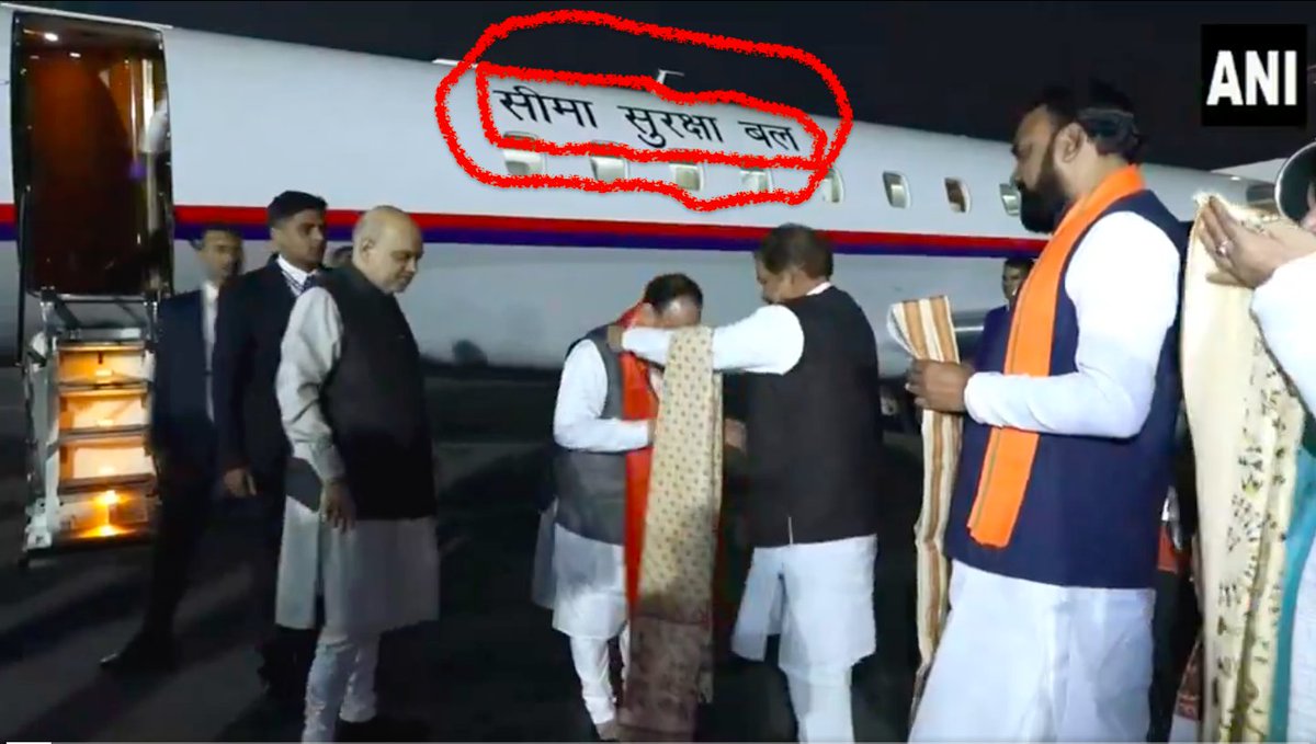 Vtxt21's tweet image. Our soldiers lost their lives in Pulwama because they didn’t get a flight to reach Kashmir and had to travel by road

Meanwhile, ministers are using Army planes for events like oath-taking ceremonies 😑