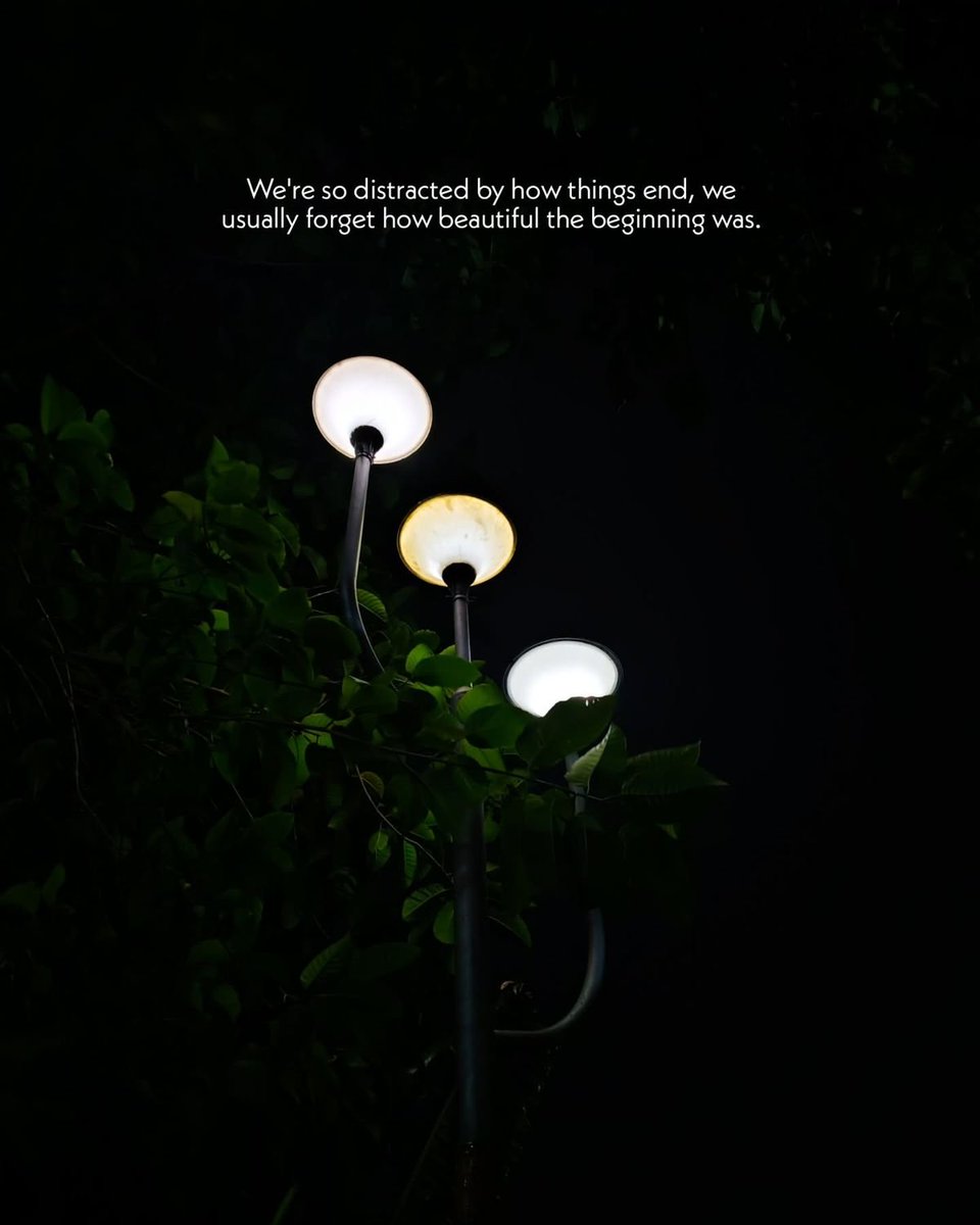 Introvert_Sci's tweet image. In the quiet of the night, even fading lights remind us how beautiful beginnings once were.