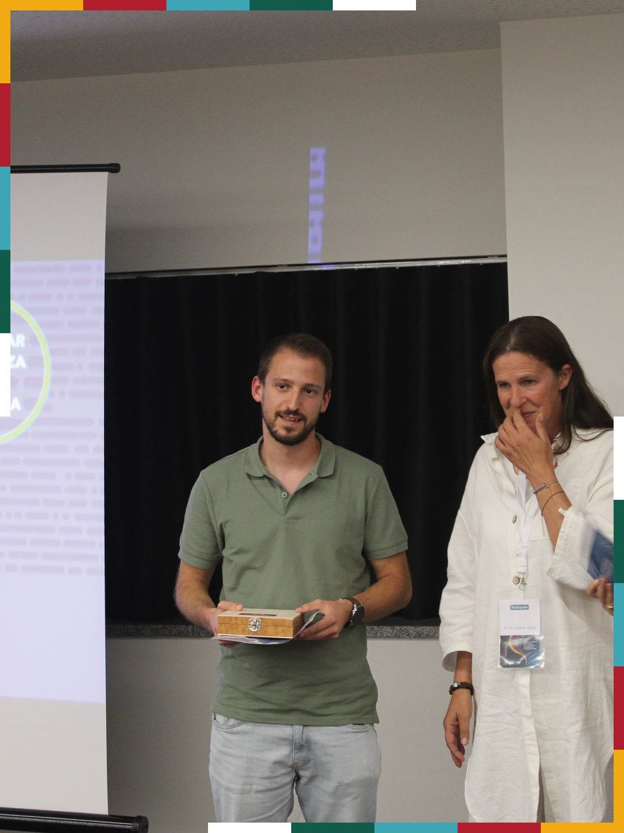 ESCS's tweet image. #orgulhoescsiano 🎉
Rafael Raimundo, alumni de Jornalismo, venceu o 1.º prémio de Imprensa Regional da EAPN Portugal com uma peça sobre o combate à solidão entre idosos.

Parabéns, Rafael! 👏
Lê o artigo: bit.ly/482IFys

 📸EAPN Portugal
#ESCS #GenerationESCS