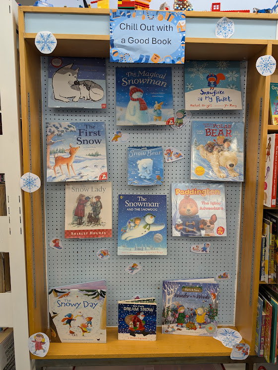 DurhamLibraries's tweet image. It&apos;s a (Winter) Wonderland of books at Sedgefield Library! Check out their seasonal displays... there&apos;s something for all ages!