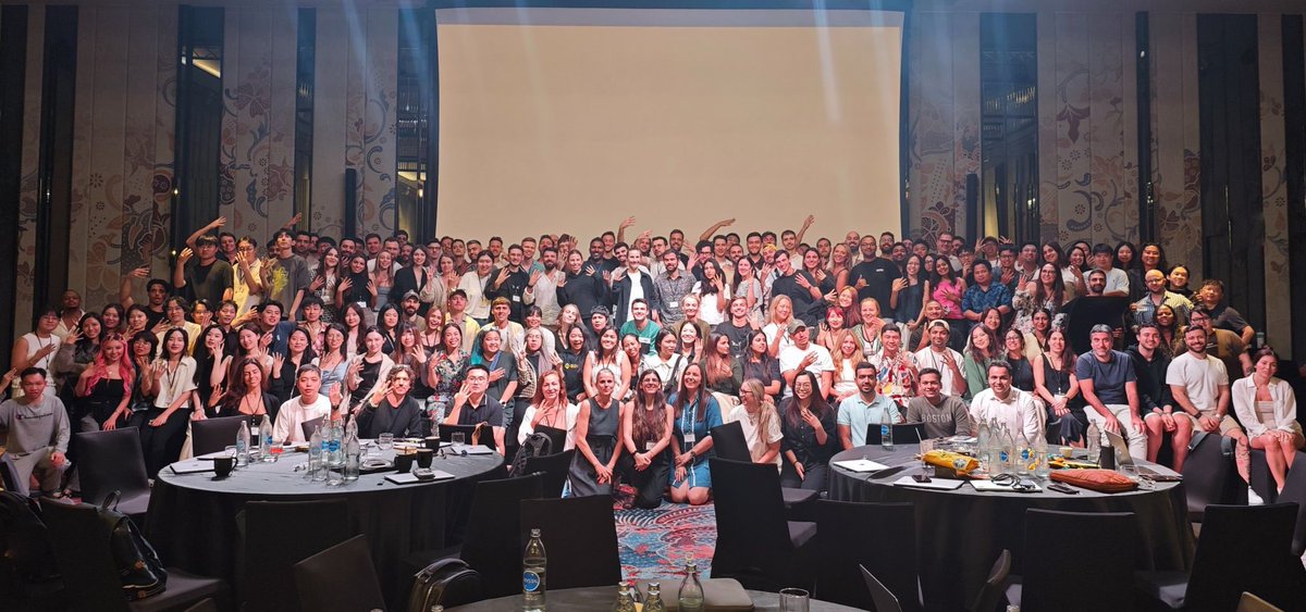 millieee_d's tweet image. Oceans crossed. Time zones jumped

All for one purpose: show up, learn, build

That’s @binance culture - a team that always shows up💛