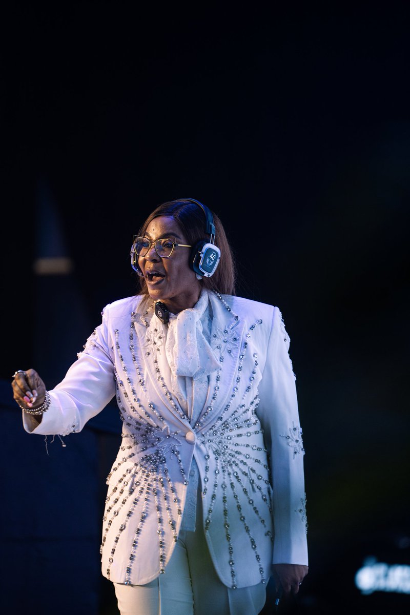 A huge thank you to this incredible woman❤️

She poured wisdom into the room, and we felt every word.

#LTIF2025
#Day2highlights
#LoveworldTradeAndInvestmentForum