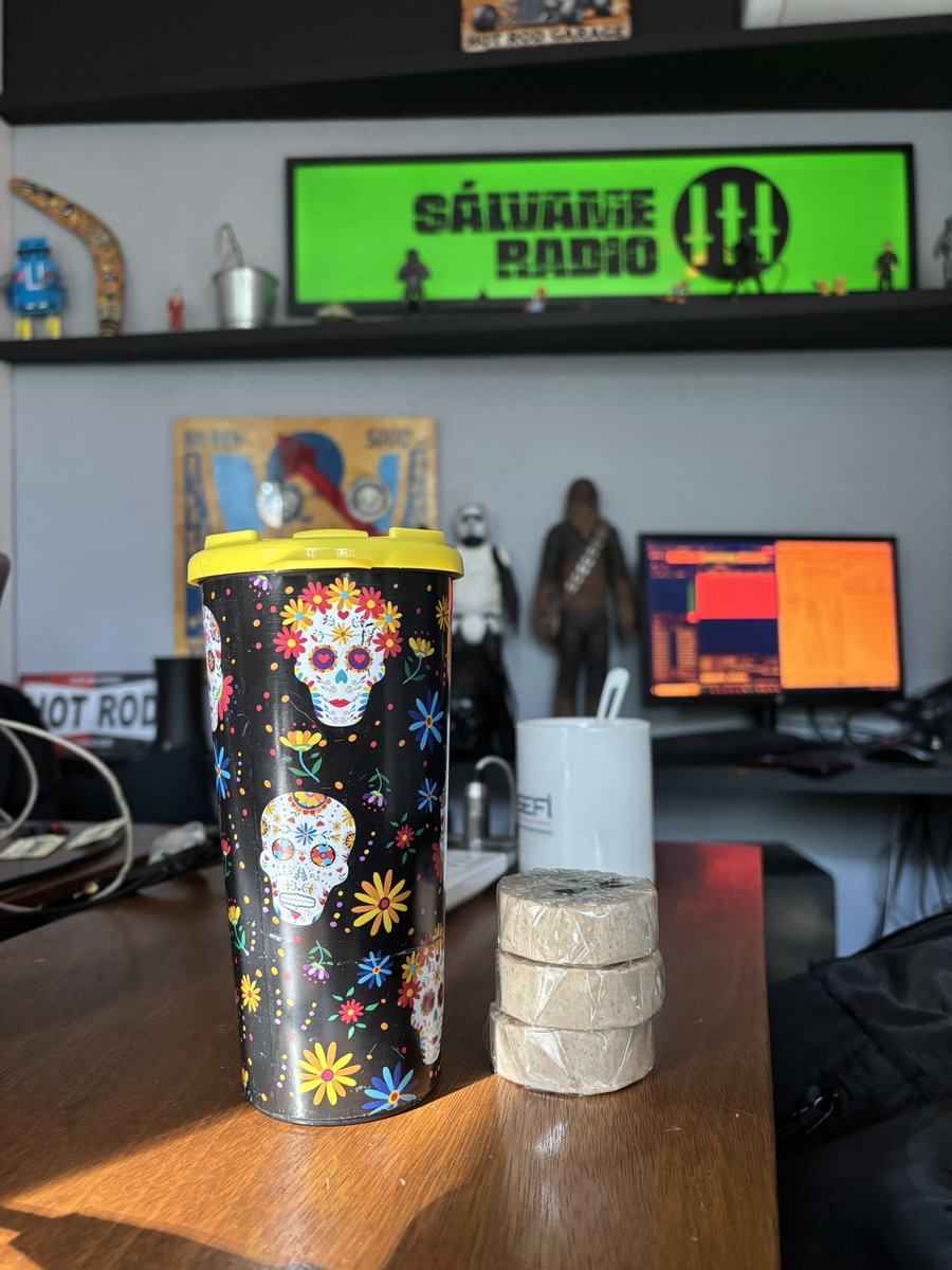 ¿Ya probaron café con mazapán ? 😬 nosotrxs ya #salvamediario <a href="/elwarpig/">WARpig</a> <a href="/El_Gasper/">Gasper</a>