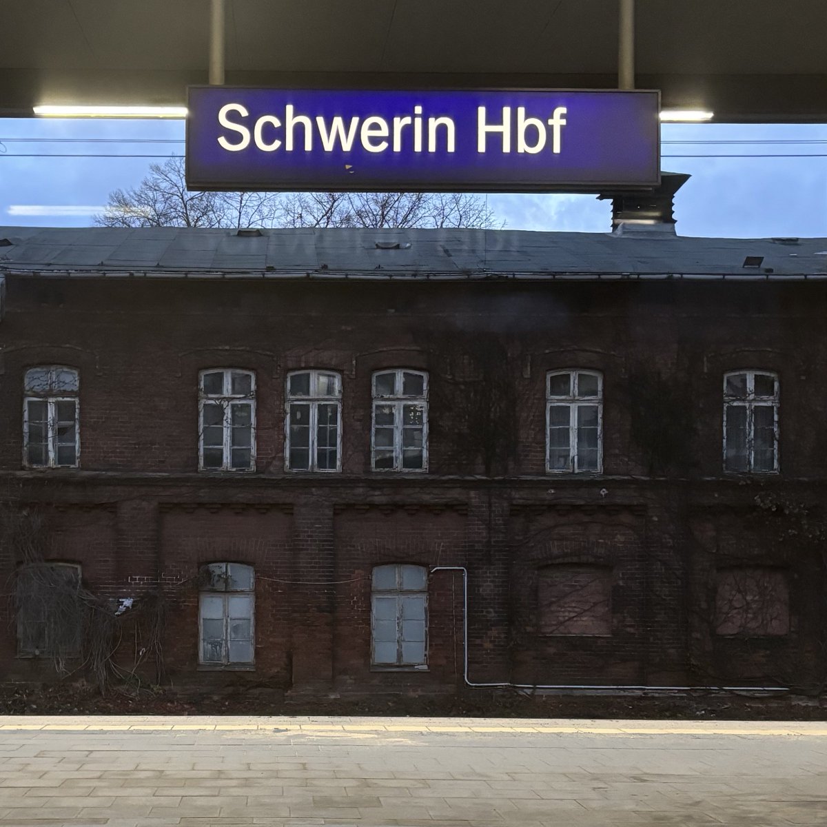 „Wer von euch würde denn gerne hierbleiben? Da hat keiner die Hand gehoben. Die waren alle froh, dass wir vor allem von diesem Ort, an dem wir da waren, […] wieder zurückgekehrt sind.“