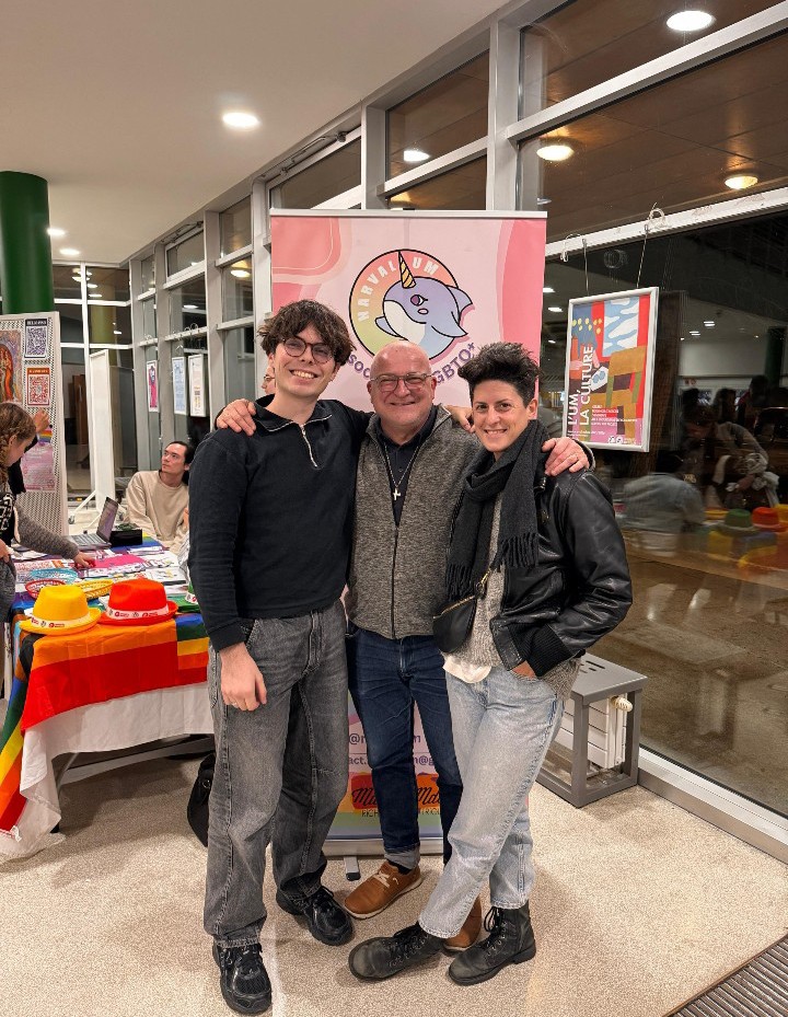 Dans le cadre de la semaine de lutte contre les LGBT+phobies, organisée par l'Université de <a href="/montpellier_/">Ville de Montpellier</a>, avec Paméla Diane Alexi membre, comme moi, <a href="/RienAGuerir/">RIEN À GUÉRIR</a>, avec Mattéo Garguilo, Act LGBT.
Merci à ces deux amis de ❤️.
Engagement, détermination, avec le sourire, toujours !