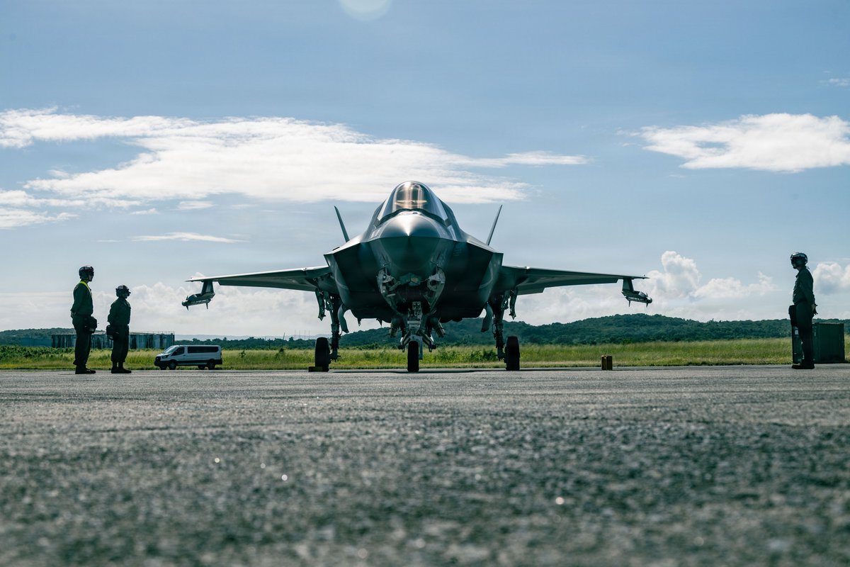 Southcom's tweet image. U.S. Marines with @MARFORSOUTH prepare to launch a @USMC F-35B Lightning II at Jose Aponte de la Torre Airport in Ceiba, Puerto Rico. U.S. military forces are deployed to the Caribbean in support of #OpSouthernSpear.