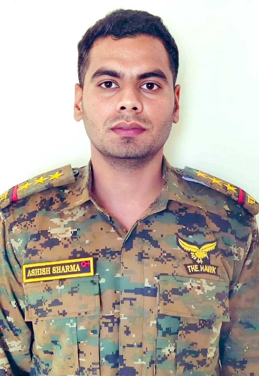 Bharat has lost a brave son 💔 
Inspector Ashish Sharma attained Veergati while fighting Naxals in the forests of Rajnandgaon.

A farmer’s son, a decorated warrior with two gallantry awards, he fought like a lion till his last breath.
My heartfelt salute &amp; tribute to real HERO.🙏