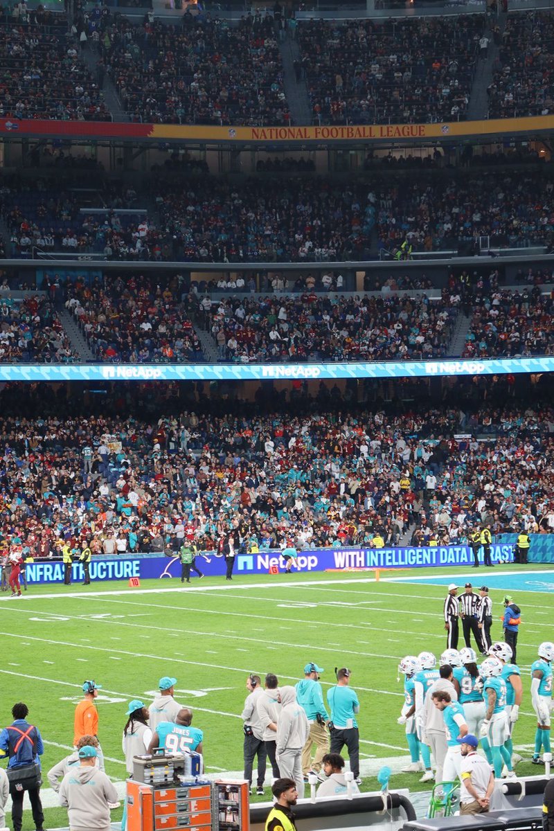 LifeAtNetApp's tweet image. Madrid’s first NFL game. Big plays on the field, @NetApp  tech powering the data behind it all.
Join us &amp;amp; shape the future of data: bit.ly/4lAZt4P

#LifeAtNetApp #NetApp #WhyNetApp #Careers #Innovation #JoinUs #NowHiring
