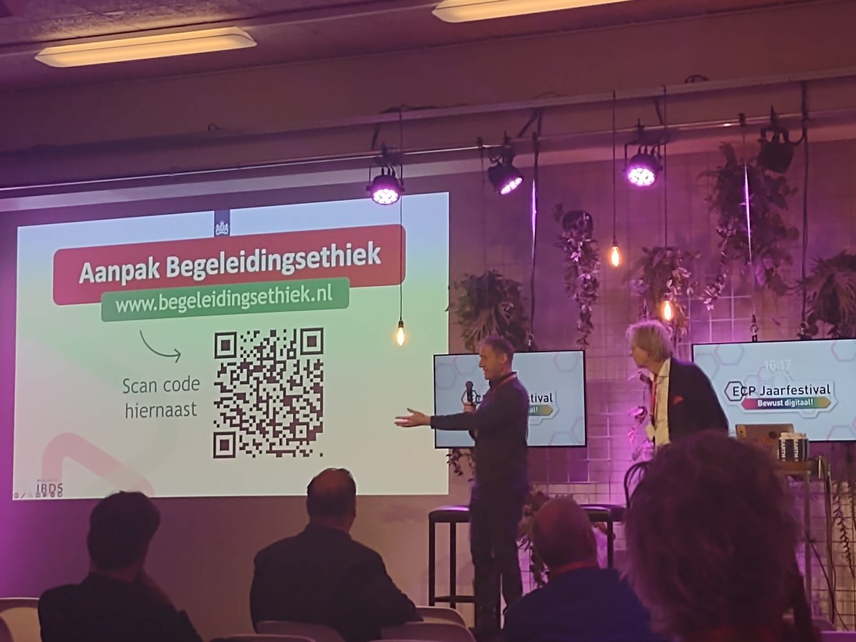 Matthijs85's tweet image. Technologie is een belangrijke oorzaak van ongelijkheid.
Maar kan juist ook sociale ongelijkheid verminderen.

Daarom is dit een belangrijke waarde om mee te nemen in begeleidingsethiek.nl
En überhaupt in beleid: slideshare.net/Matthijs85