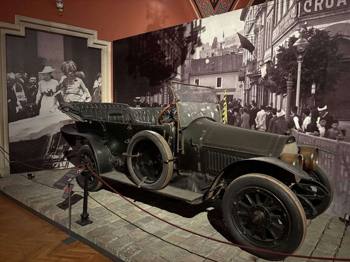 Jittersmith's tweet photo. Last day in Vienna and took the opportunity to see Archduke Frank Joseph’s assassination car and uniform and Klimt’s The Kiss. Wonderful city with so much to see and do https://t.co/RfKhhq1DMu