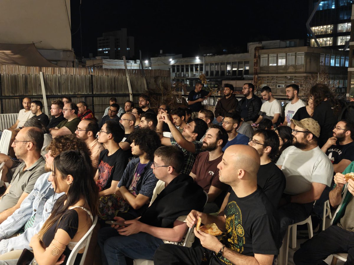 diversion_hq's tweet image. What a night!

We had an amazing time hosting the local game dev meetup at the Diversion offices - great talks, cold beers, and (of course) delicious pizza 🍕💙

Huge thanks to everyone who joined, See you at the next one 🙌

#GameDev #DevCommunity #Meetup #Networking…