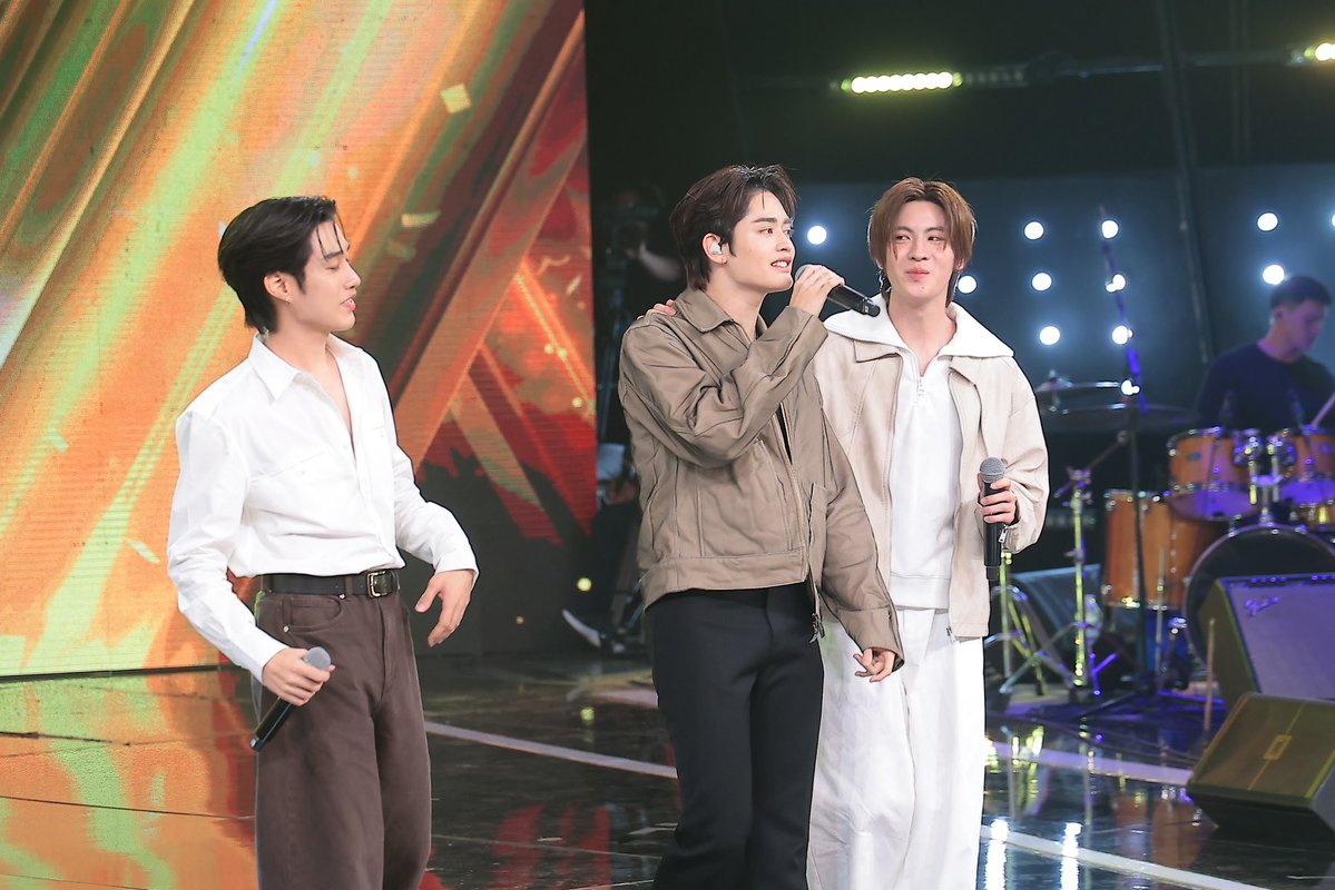 nicesomkidd's tweet image. ยังไม่เข้าใจ ผมผิดพลาดตรงไหน ดมดจับโป๊ะผมได้หมดทุกคน #ร้องข้ามกำแพงxเติ้ลเฟิร์สวัน