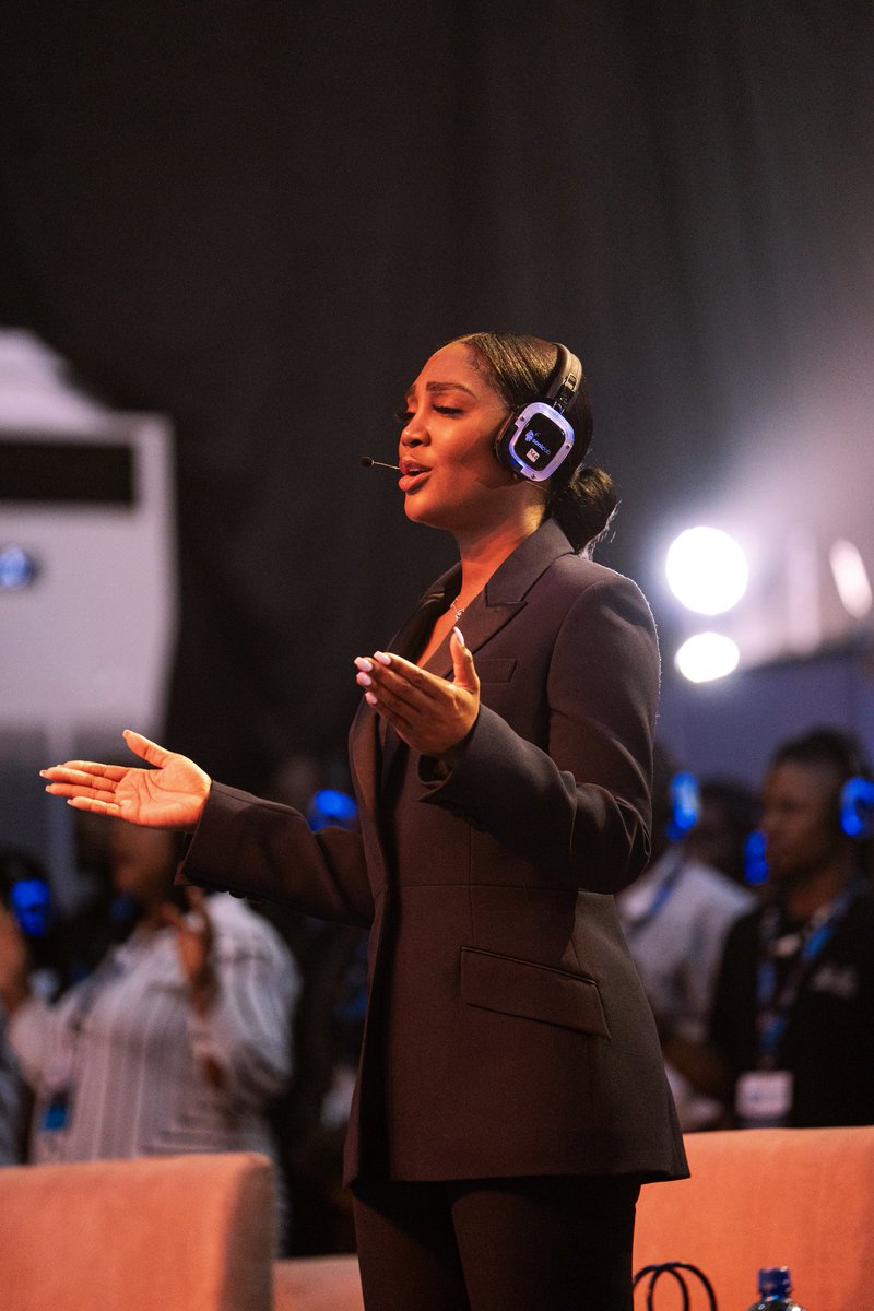 A huge thank you to this incredible woman❤️

She poured wisdom into the room, and we felt every word.

#LTIF2025
#Day2highlights
#LoveworldTradeAndInvestmentForum