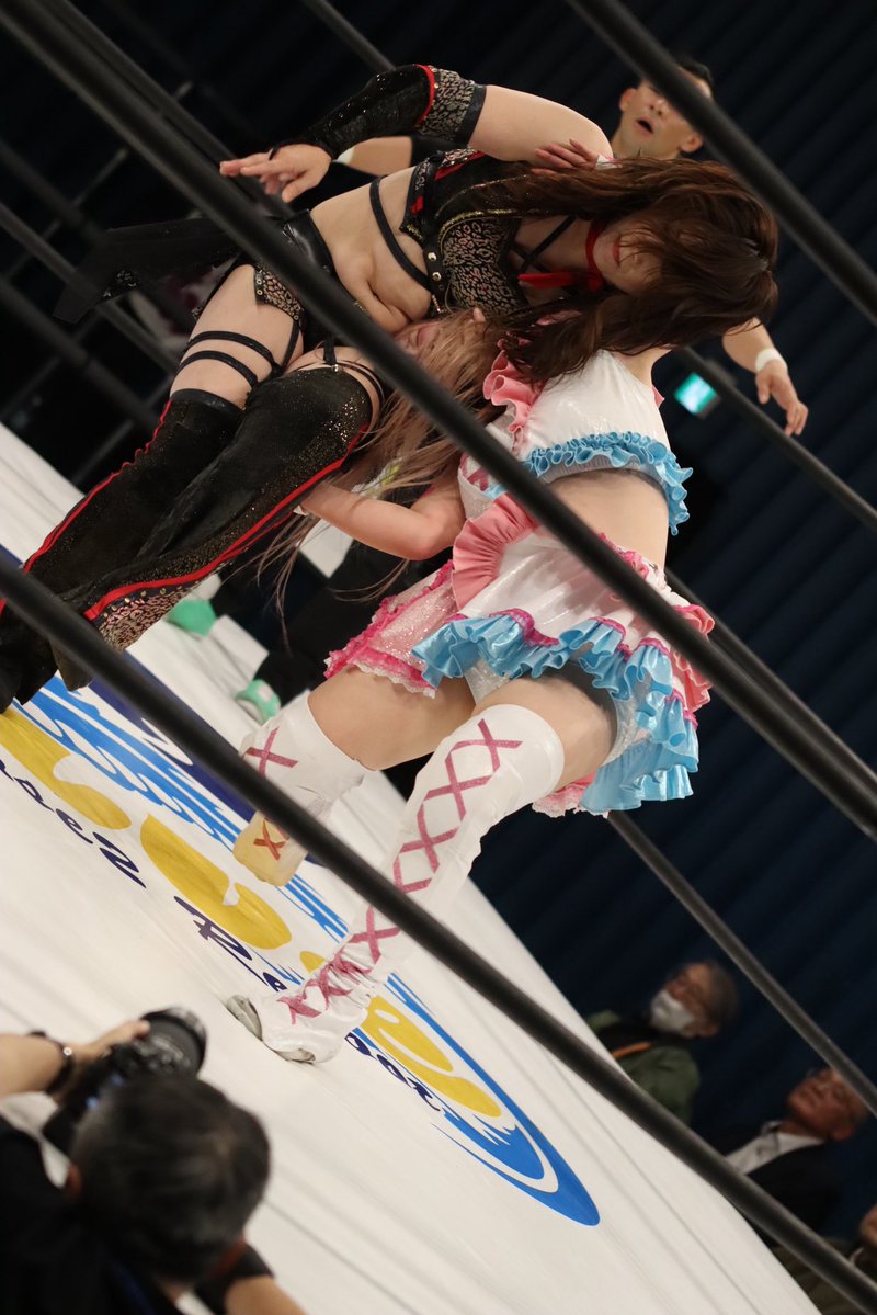 Kentaamu's tweet image. 11.20 #wavepro インイタ大会

#桜花由美 選手と #しのせ愛梨紗 選手

ありちゃん諦めない。
諦めなければなきっと何とかなる。