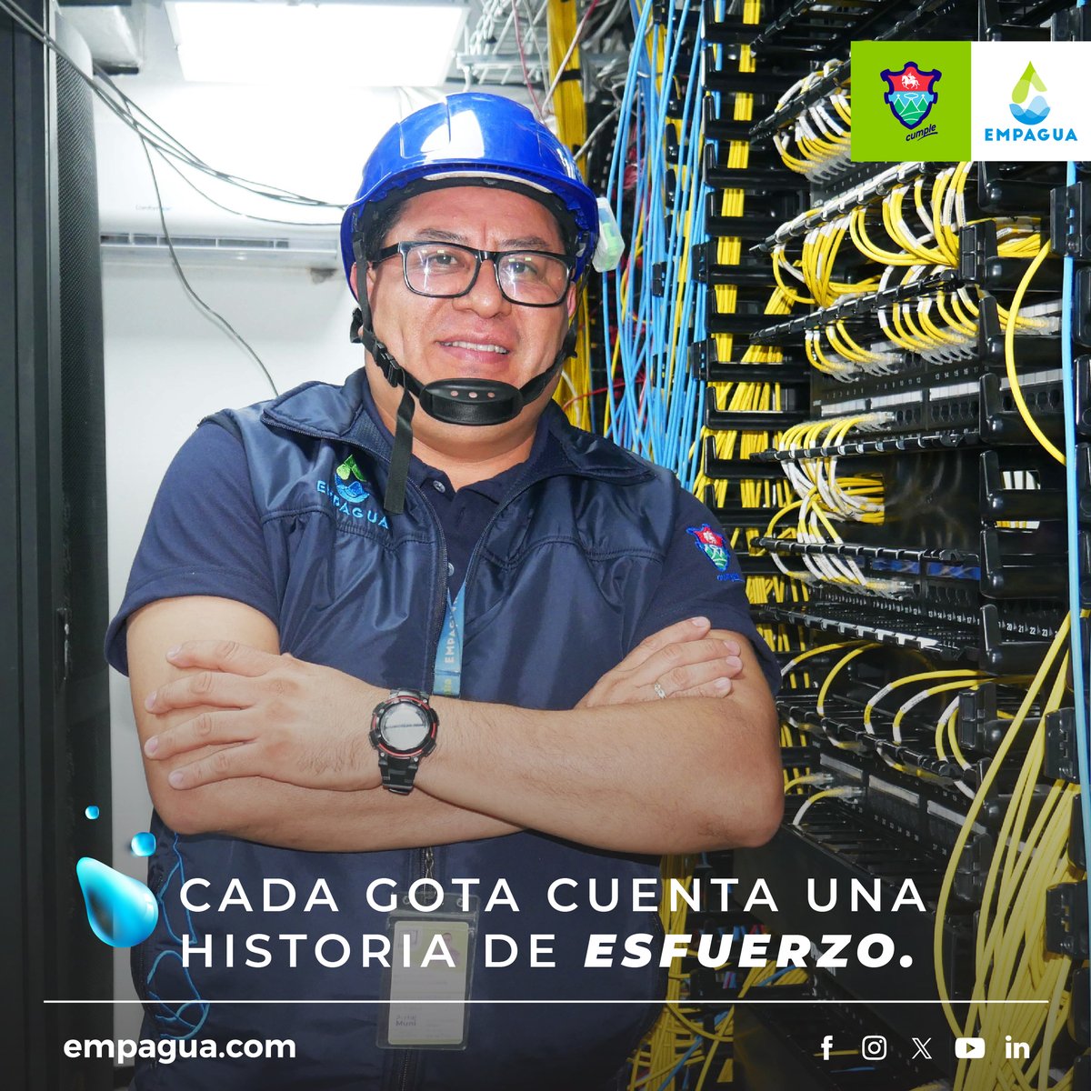 empagua_gt's tweet image. 💧 Cada gota cuenta una historia de esfuerzo.
El agua es un recurso vital que mueve a toda una ciudad, y detrás de cada gota hay manos comprometidas que trabajan día a día para llevarla hasta tu hogar. 💙
En EMPAGUA, cada colaborador tiene una vocación de servicio que se refleja…