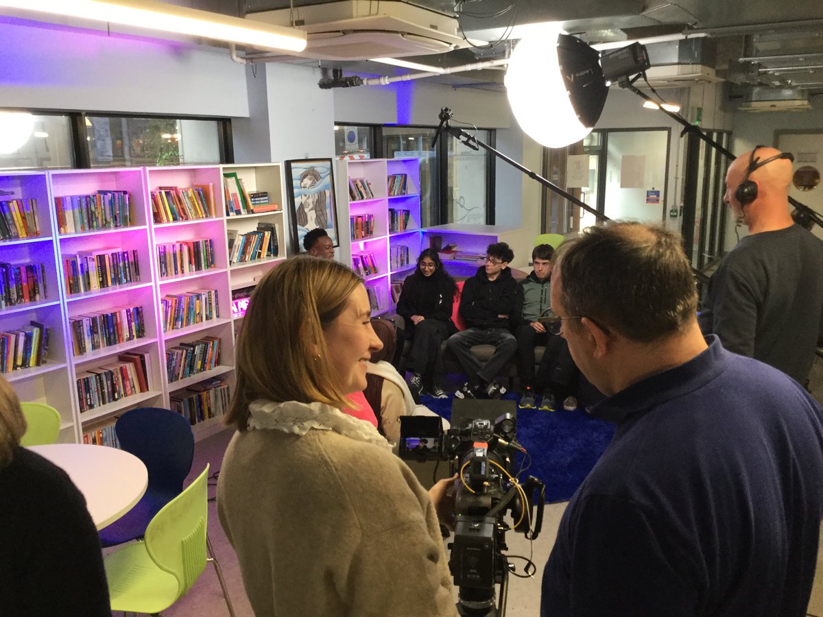 WappingHigh tweet media