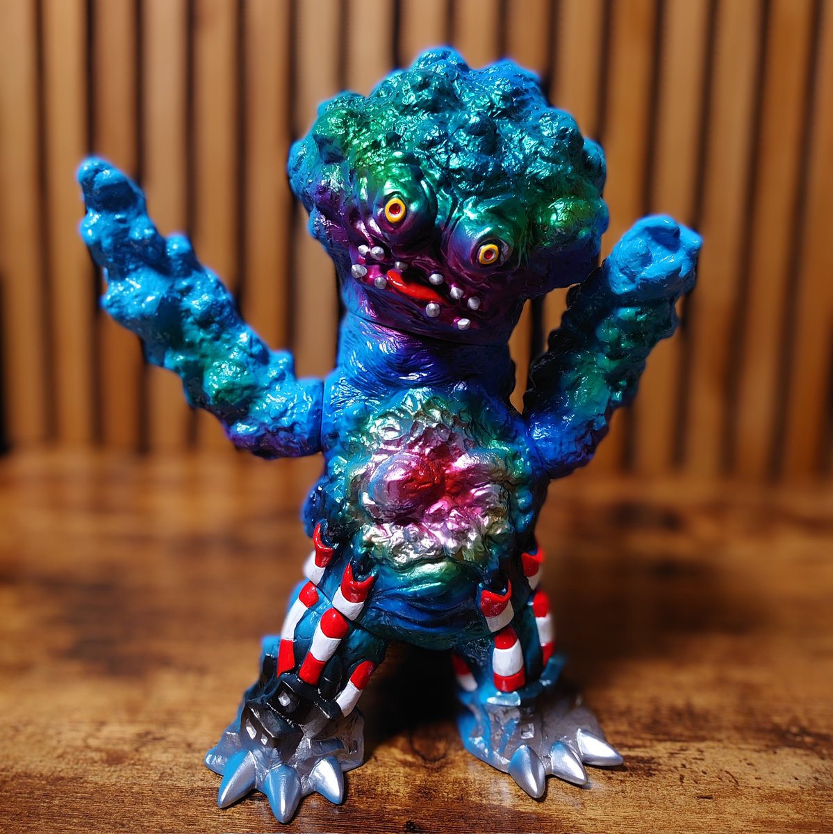 エレガブさん キングスモッグ ブルーカラー✨✨ まさに公害怪獣～毒々