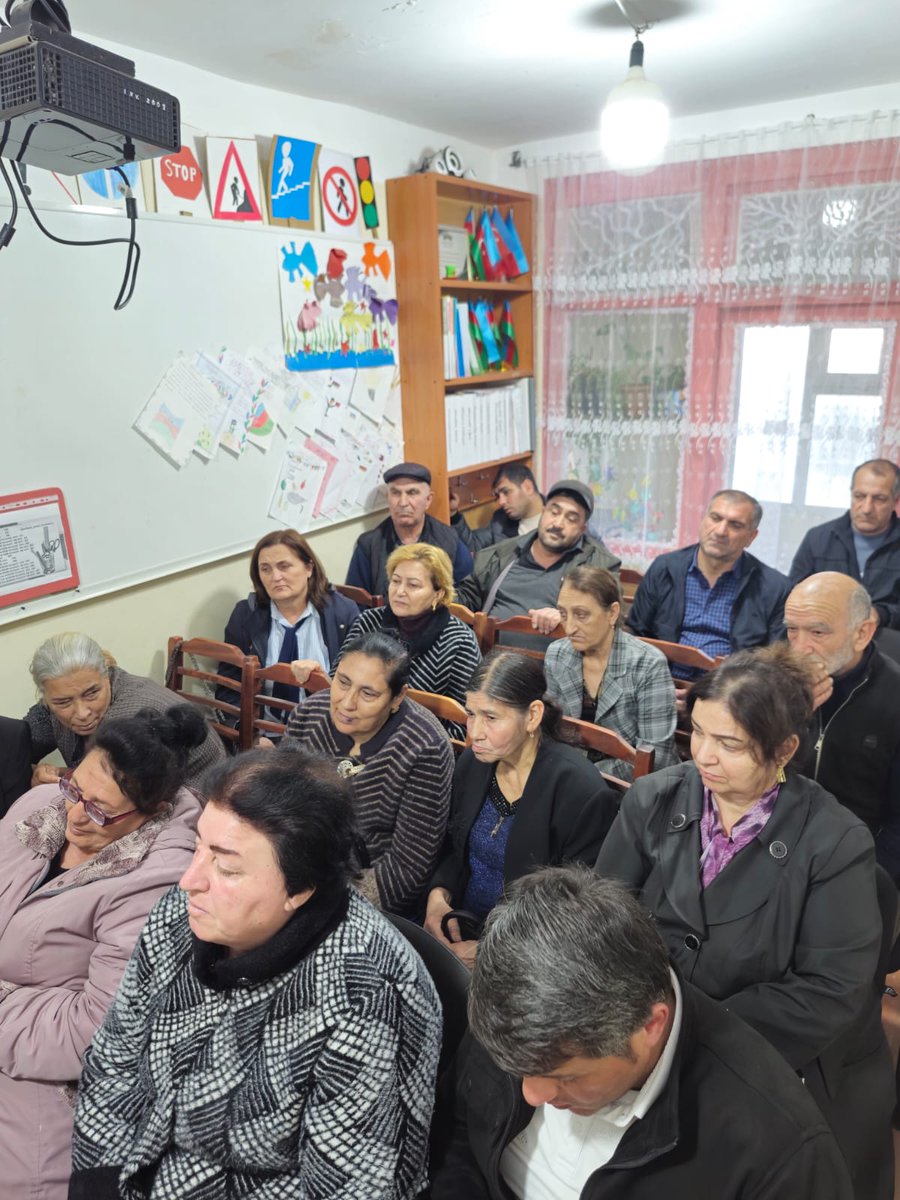 Şuşa Rayon İcra Hakimiyyətinin başçısı cənab Bayram Səfərov sakinlərlə növbəti səyyar qəbulunu 20.11.2025-ci il tarixdə Abşeron rayonu, Novxanı qəsəbəsi, Sarıqaya düşərgəsində məskunlaşmış rayon sakinləri ilə keçirdi.