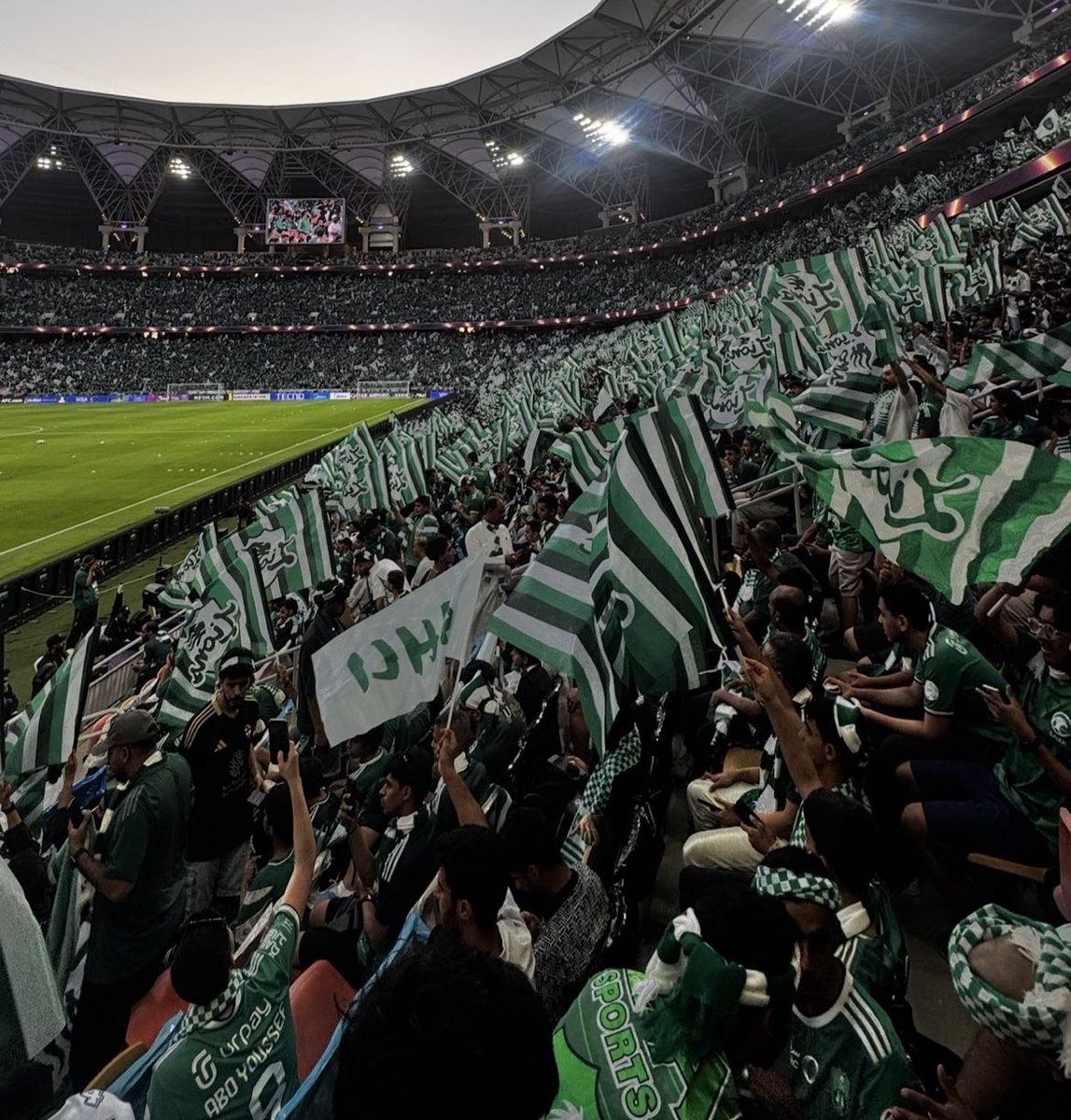 7m9ll's tweet image. 🟢 #خلف_المرمى_ياملوك_الغربيه 🟢

بعد أنتهاء الواجهه تحسبون خلصنا ؟ ورانا أقوى أنتفاضة في المدرج اليوم بحول الله 🔥🔥🔥

جمهور الملكي في الغربيه الأقبال على التذاكر في ازدياد نتمنى ماتحرمونا نشوف الملعب كامل أخضر

أنشروا التاق بكل مواقع التواصل واللي ماحجز تذكرته يحجز الأن ✔️✔️✔️