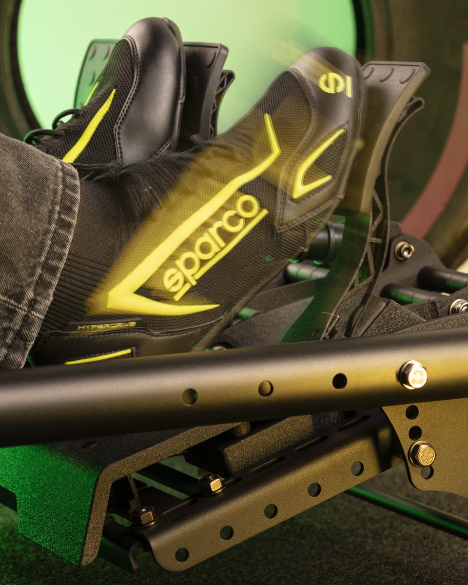 fanatec's tweet image. When it comes to sim racing, nothing separates a casual setup from a true racing experience quite like brake feel.

What truly sets the CSL Elite V2s apart is the interchangeable elastomer stack, made up of three positions to shape your braking profile.