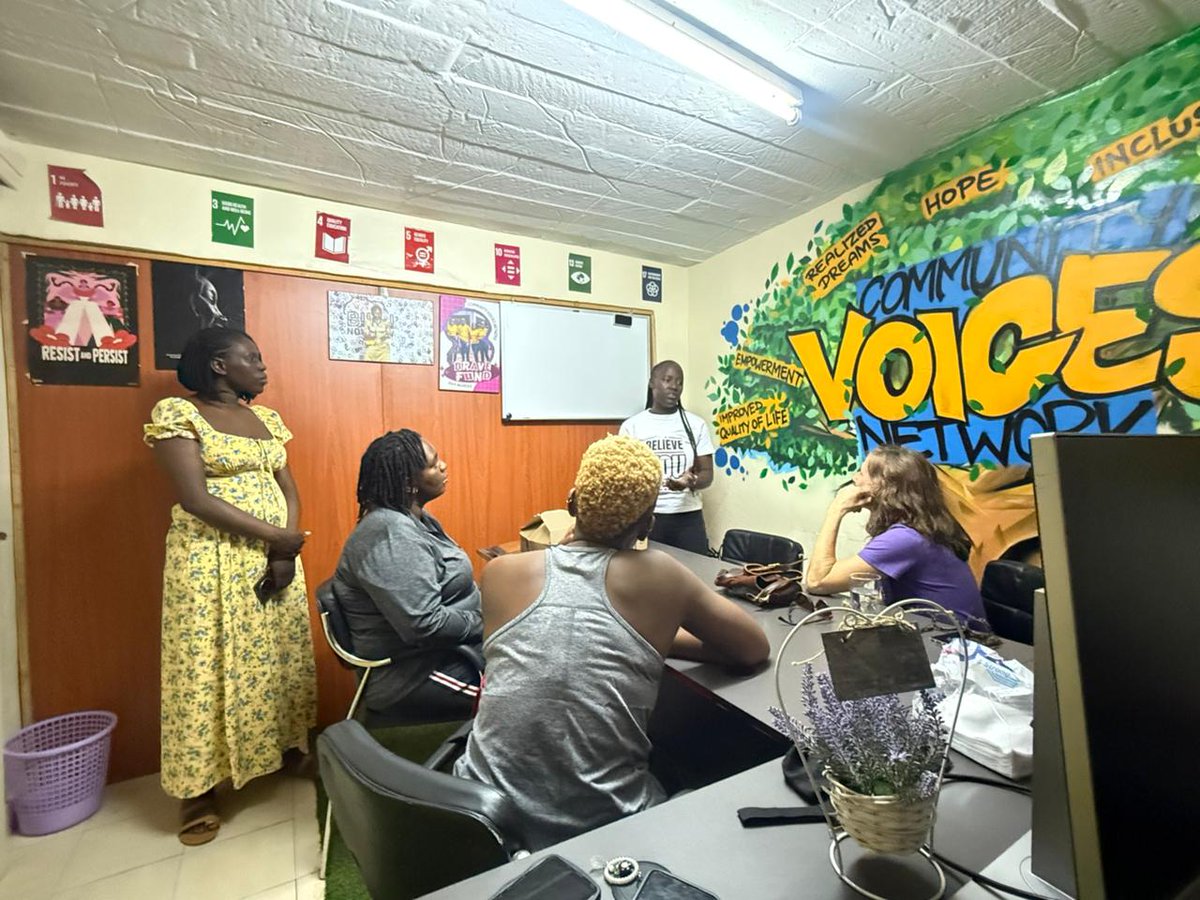 SautiZetu254's tweet image. Great moments happen when the right people link up!
It was great connecting with team Ipas !
Community Voices Network ni nyumbani!
#ipas 
#CommunityVoices 
#bongawellness