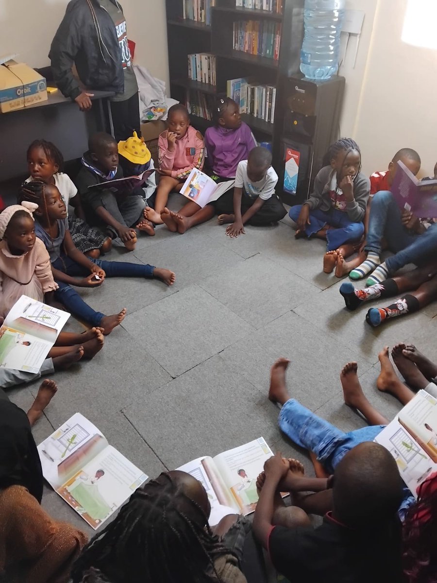 SautiZetu254's tweet image. Great moments happen when the right people link up!
It was great connecting with team Ipas !
Community Voices Network ni nyumbani!
#ipas 
#CommunityVoices 
#bongawellness