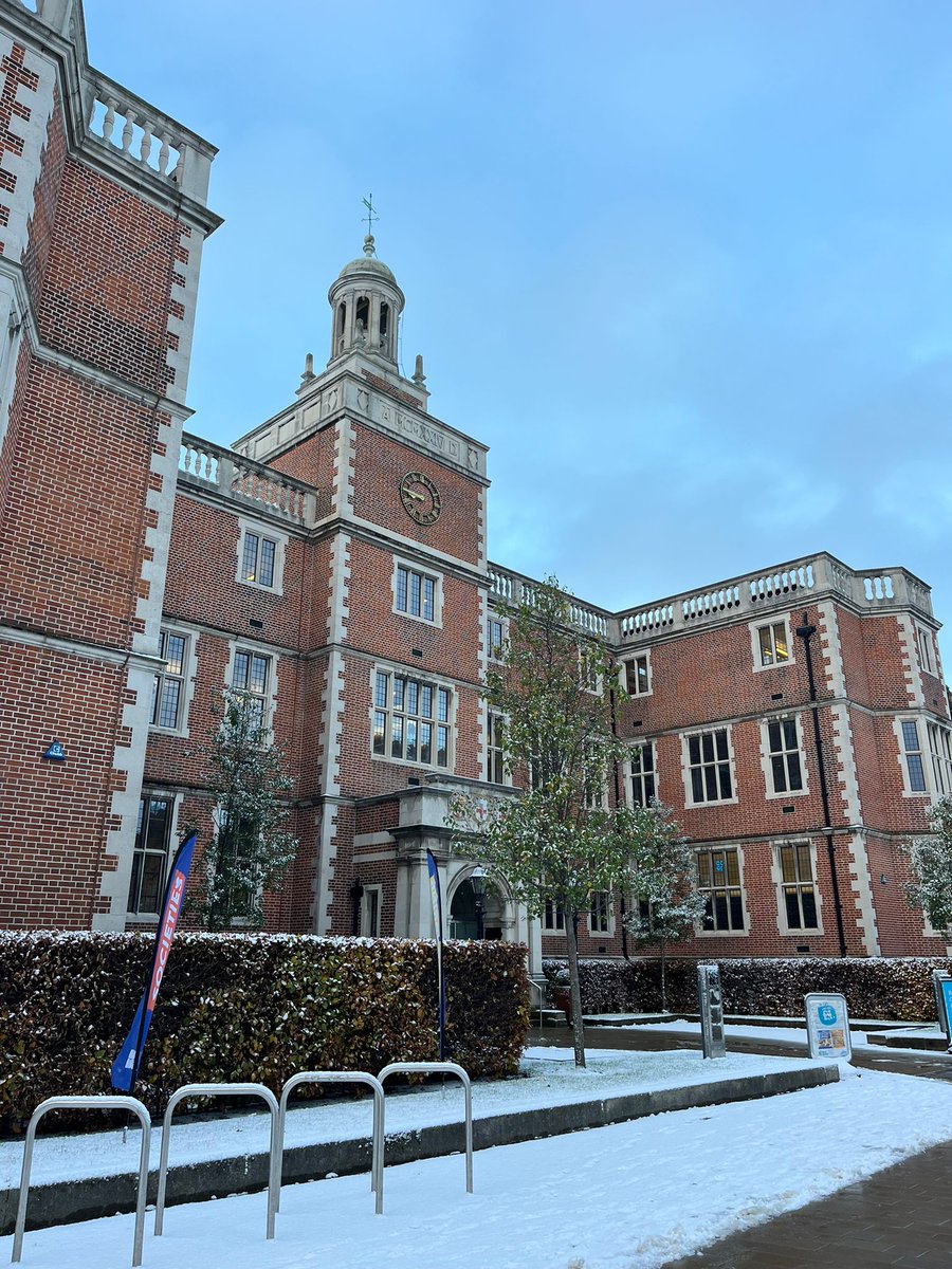 NCLalumni's tweet image. The first snow of the season has arrived on @UniofNewcastle campus! ❄️ 

Did you get to experience the magic of a snow-tipped Newcastle during your student days? We&apos;d love to hear your memories 👇 

#ThrowbackThursday #SnowDay
