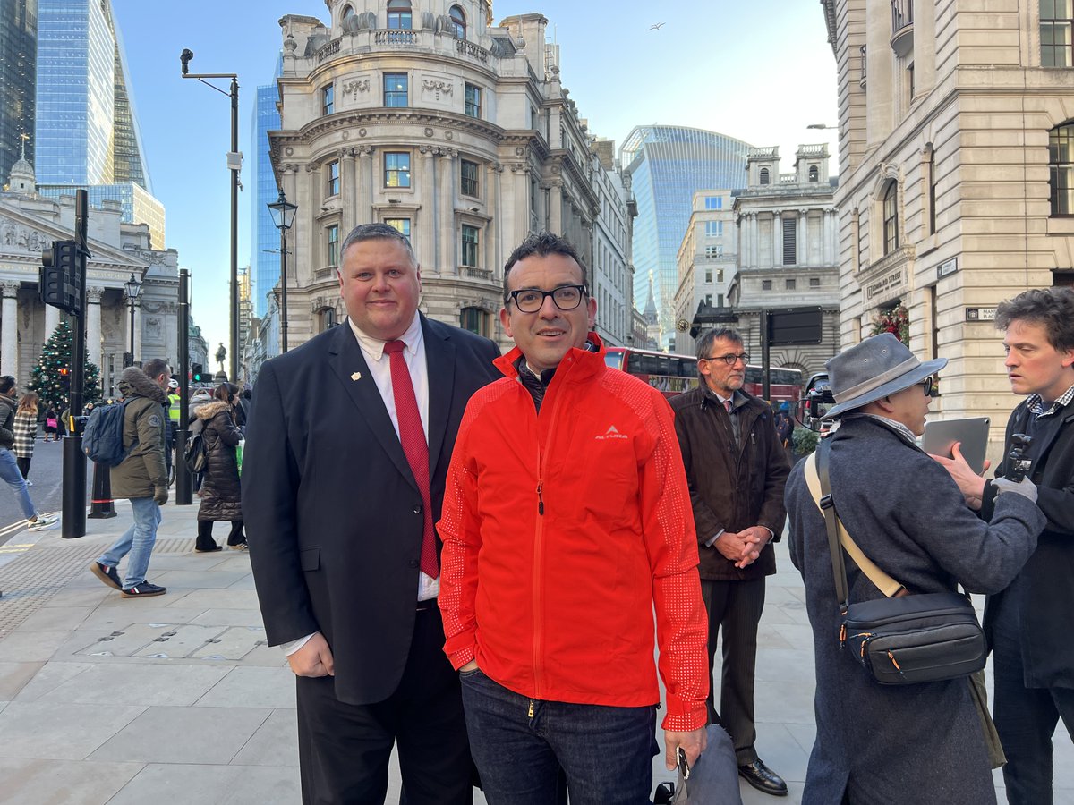 benjmurf's tweet image. Pleased to join @CityPolice&apos;s Road Safety event at Bank Junction this morning, to see first-hand how teams are addressing unlawful behaviour by riders and drivers, while providing educational outreach.
benjaminmurphy.uk/2025/11/20/cit…