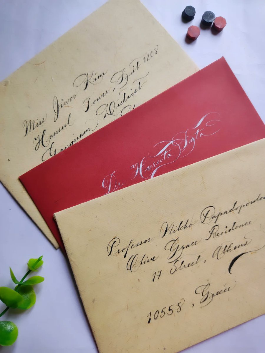 StrokartStudio's tweet image. Envelope Addressing 💌✨✍️

#lettering #copperplate #strokart_studio #Trending #art #ArtistOnTwitter #artists #Twitter #Calligraphy #writing #artworks #penmanship #spencerian #flourishing