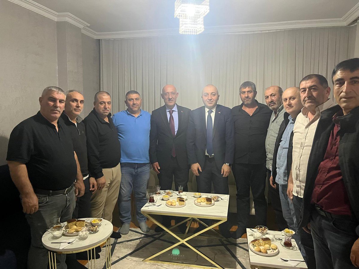 📍#HayırlıGünlerKomşum - #DerdinDerdimizdir Ziyaretlerimiz

MYK üyemiz Sayın Tamer Çakıroğlu ile birlikte Adil Mahallemizde Alkoyun ailesini ziyaret ederek, Liderimiz Sn.Devlet Bahçeli’nin selamlarını ilettik.
Komşularımıza teşekkür ederim.