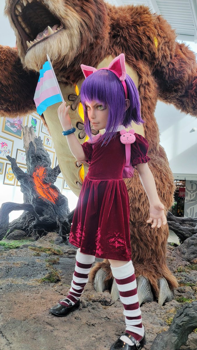 Misfortuneee's tweet image. Annie says trans rights!!