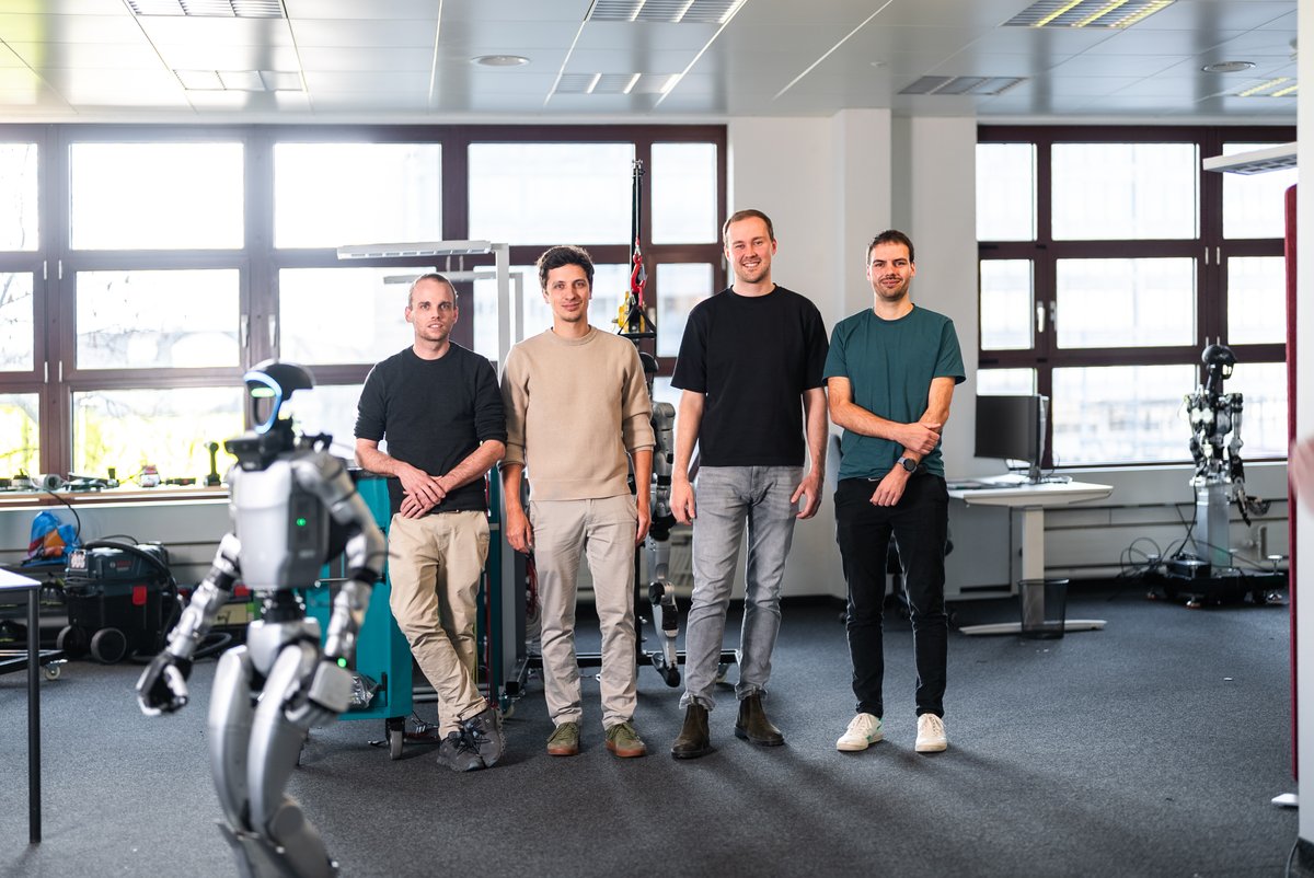 Mary Ann Azevedo tweet media