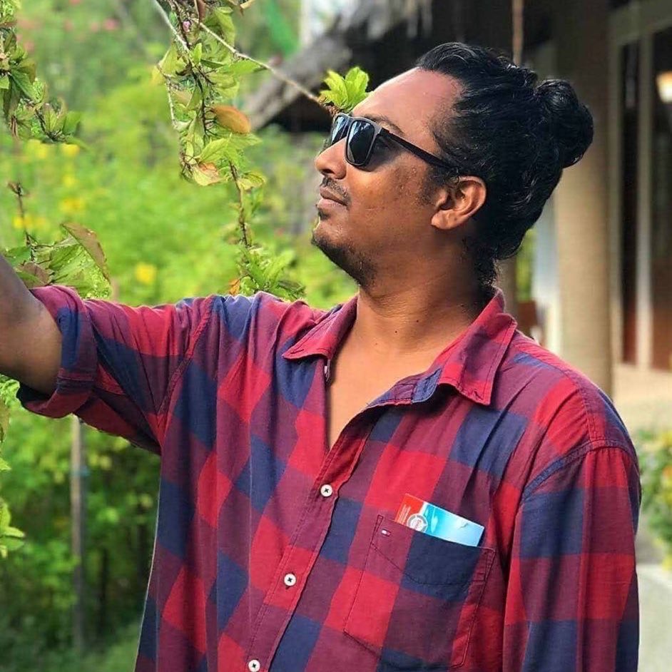 HKurusee's tweet image. Update

🔹I’m told this is Vishaam’s residence (or right around the corner - if you know exact address send me).

🔹he’s taken her there on many occasions but this time it went really bad - gang raped by 5-6 men.

🔹I’m also told Visham previously sold a 21 year old girl to…