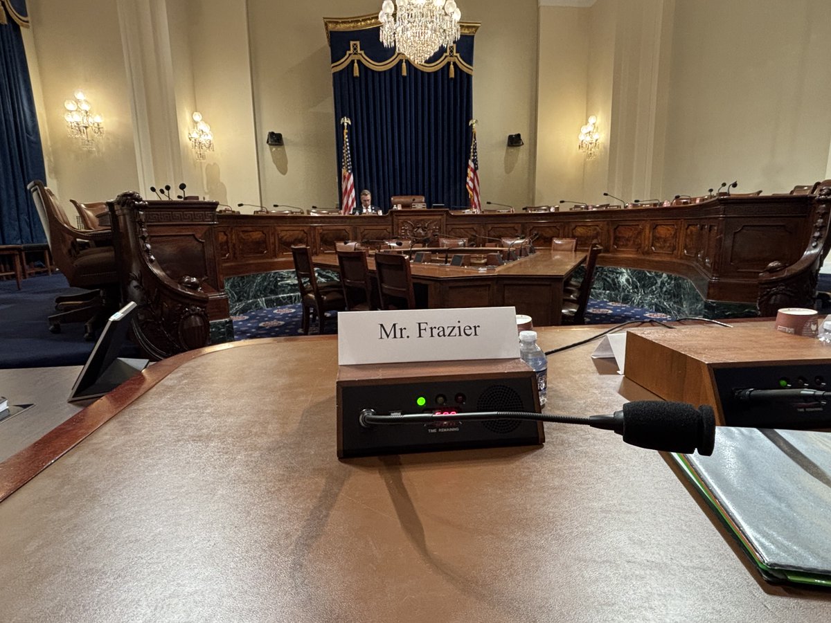 KevinTFrazier's tweet image. Our subsea Sputnik moment cannot pass w/o congressional action. 

The fragility of the undersea cable system is growing by the day as China introduces new uncrewed undersea vehicles. Now&apos;s the time for action.

Thanks to @RepOgles for chairing this important @HomelandGOP hearing.