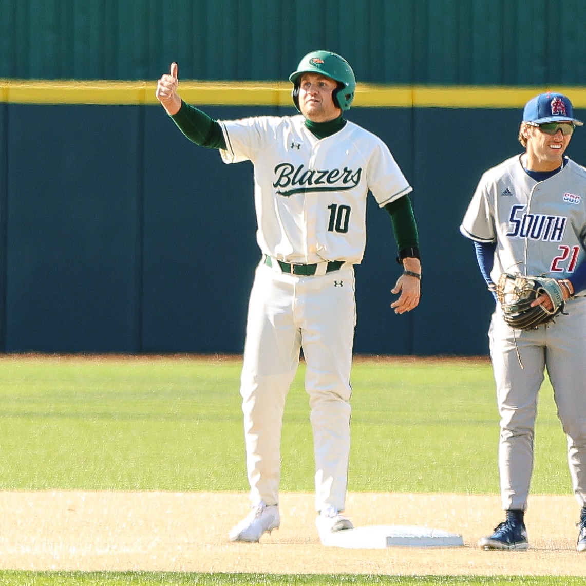 UAB_Baseball's tweet image. Blazer Nation, you asked, we listened 🗣️

Flash sale for game replica jerseys are on sale now until midnight!

🔗 : bit.ly/4phhmax