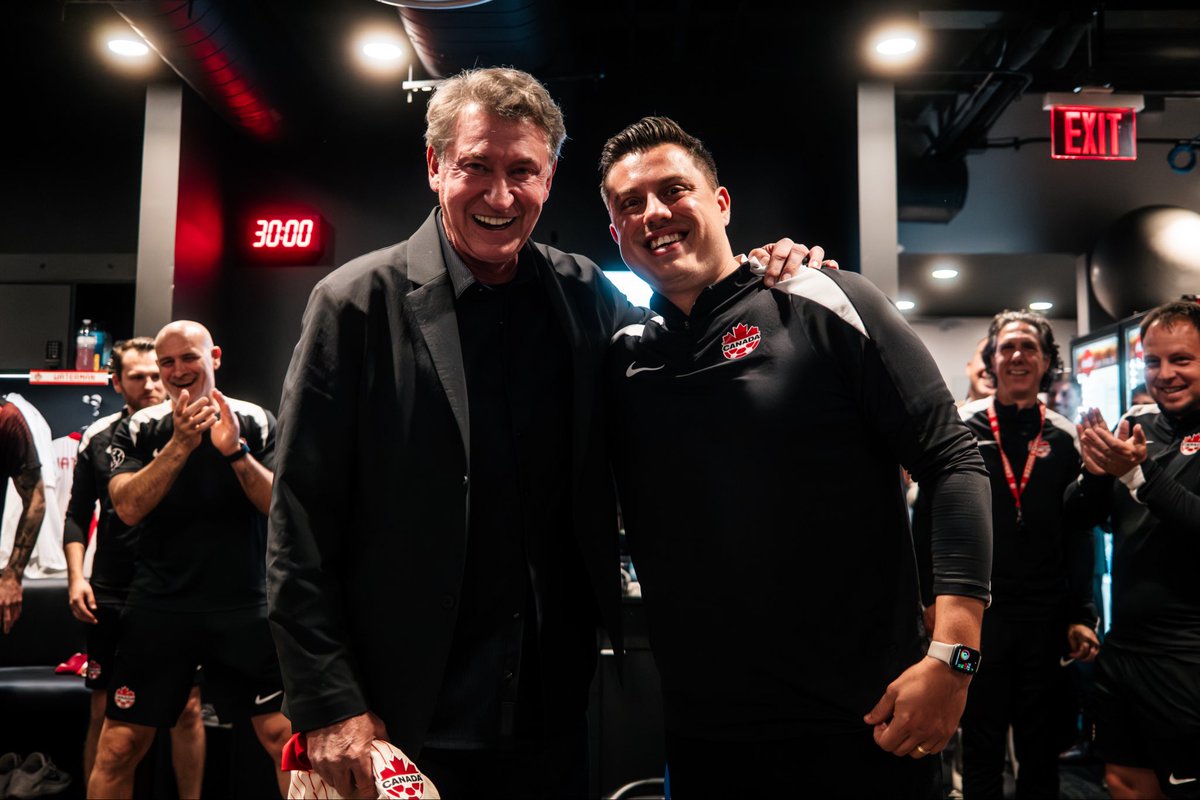 CortlinTonn8's tweet photo. The Great One 🤝 https://t.co/7n7ca3GQ21