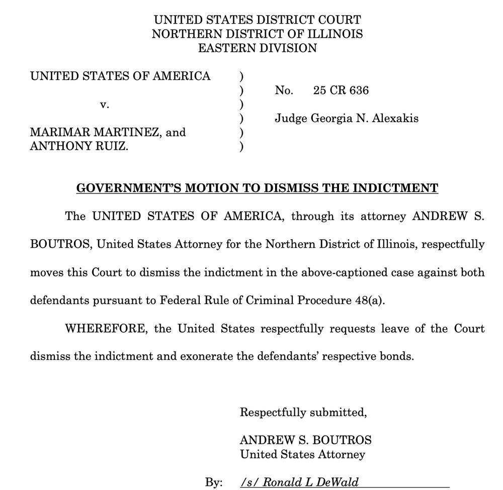 David_J_Bier's tweet image. The federal government just dismissed charges against this woman who it had accused of deliberately attacking its agents and trying to kill them. Instead, it now appears they tried to murder her. Will Chicago or Illinois police prosecute?
